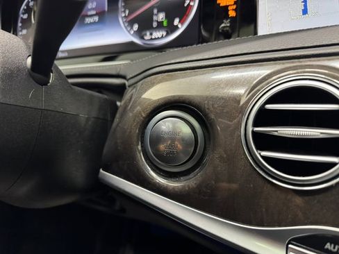 Used 2017 Mercedes-Benz S 550 Sedan image 25