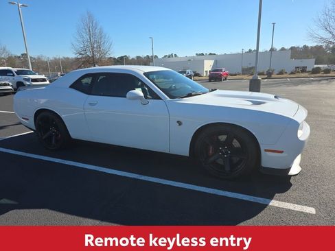Used 2017 Dodge Challenger SRT Hellcat image 13