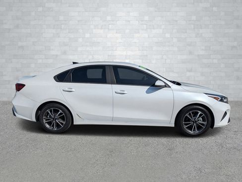 Used 2022 Kia Forte LXS image 4