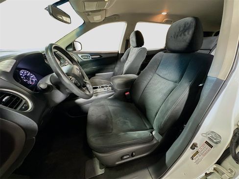 Used 2016 Nissan Pathfinder SV image 21