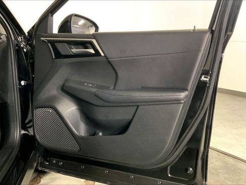 Used 2025 Mitsubishi Outlander AWD image 26