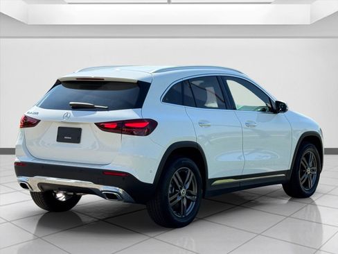 New 2025 Mercedes-Benz GLA 250 image 3