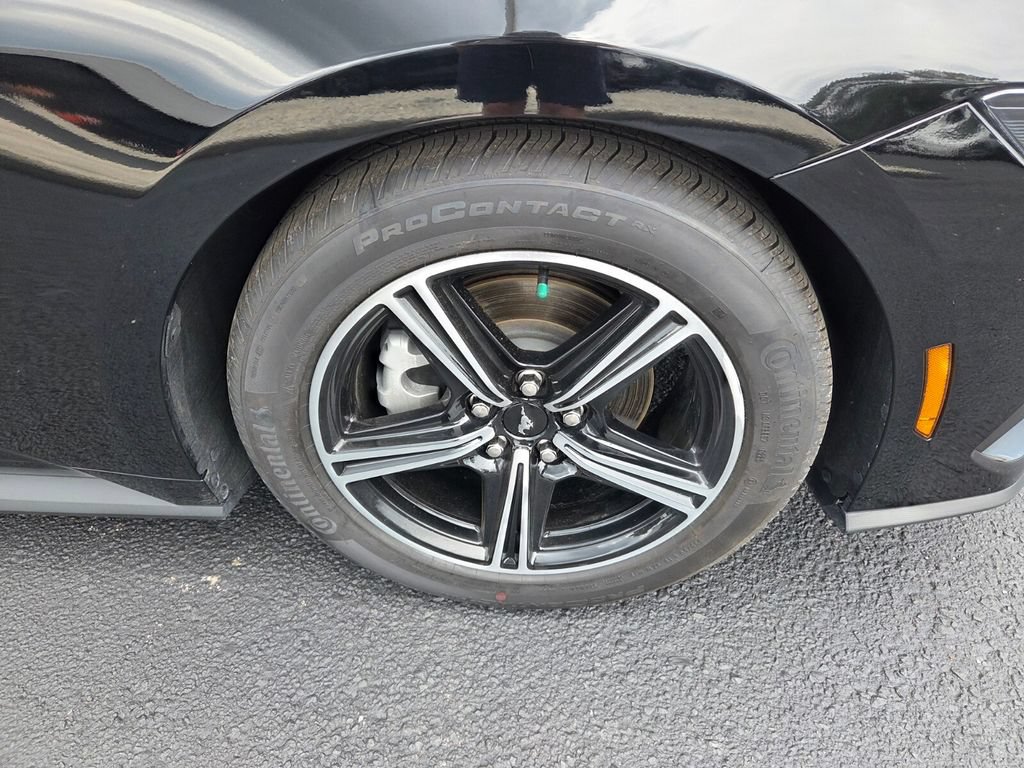 Used 2025 Ford Mustang Premium RWD image 15