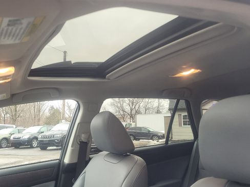 Used 2018 Subaru Outback 2.5i Limited image 17