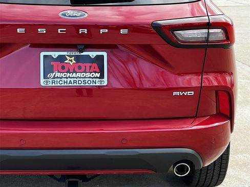 Used 2024 Ford Escape ST-Line Elite w/ Premium Technology Package image 6