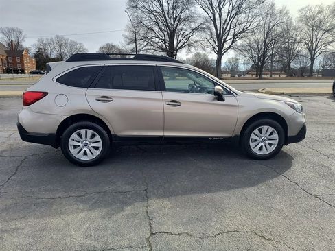 Used 2019 Subaru Outback 2.5i Premium w/ Popular Package #2 image 6