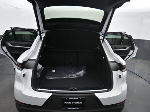 New 2026 Porsche Cayenne Coupe image 17