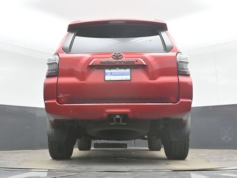 Used 2018 Toyota 4Runner SR5 AWD/4WD image 46