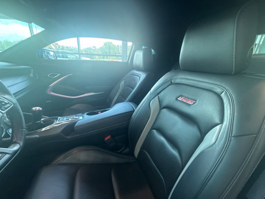 Used 2017 Chevrolet Camaro SS RWD image 17