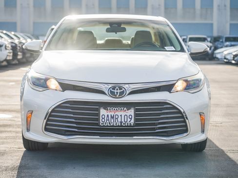 Used 2018 Toyota Avalon XLE image 5