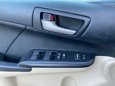 Used 2012 Toyota Camry LE FWD image 18