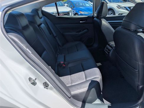 Used 2023 Nissan Altima 2.5 SL AWD/4WD image 13