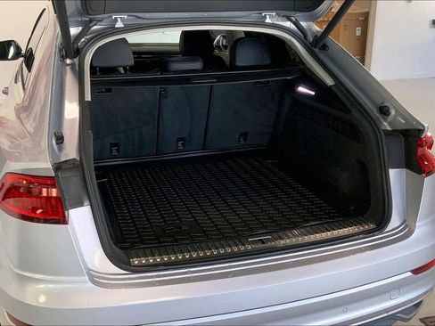 Used 2019 Audi Q8 Prestige image 16