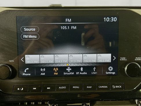 Used 2023 Nissan Pathfinder SL w/ Lighting Package (N92) FWD image 21