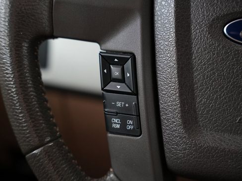 Used 2014 Ford F150 Lariat w/ Lariat Chrome Package image 12