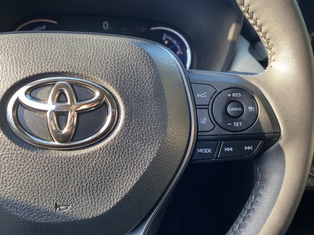 Used 2023 Toyota RAV4 XLE Premium AWD/4WD image 22