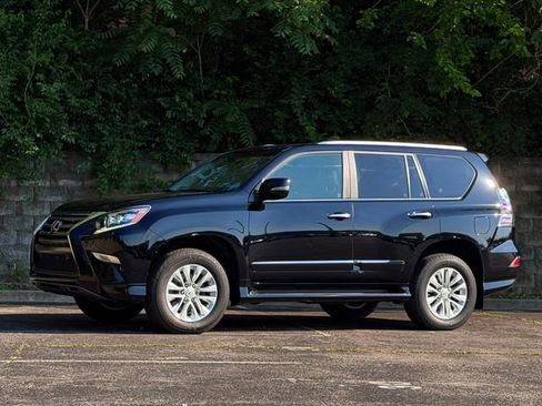 Used 2018 Lexus GX 460 Premium w/ Premium Package AWD/4WD image 9