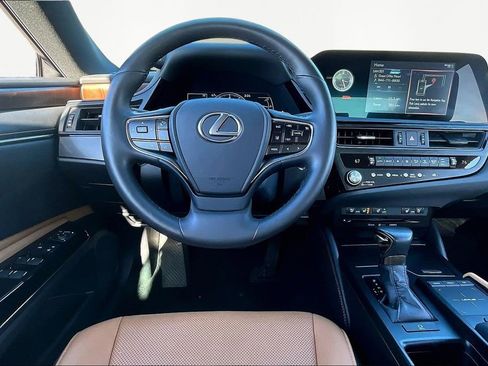 Used 2022 Lexus ES 350 w/ Premium Package image 9