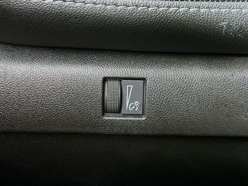 Used 2023 Chevrolet Colorado LT w/ LT Convenience Package image 17