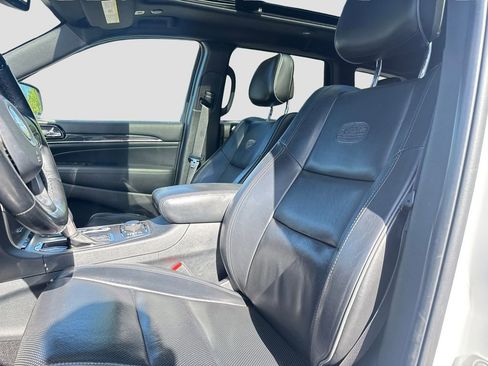 Used 2020 Jeep Grand Cherokee Overland AWD/4WD image 6