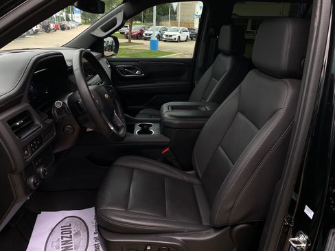 Used 2024 Chevrolet Tahoe LT w/ Luxury Package RWD image 11