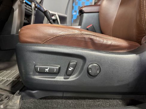 Used 2016 Toyota 4Runner Limited image 19