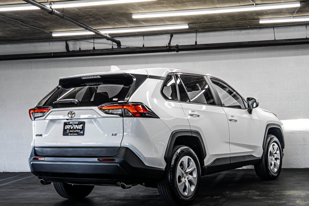 Used 2024 Toyota RAV4 LE FWD image 5