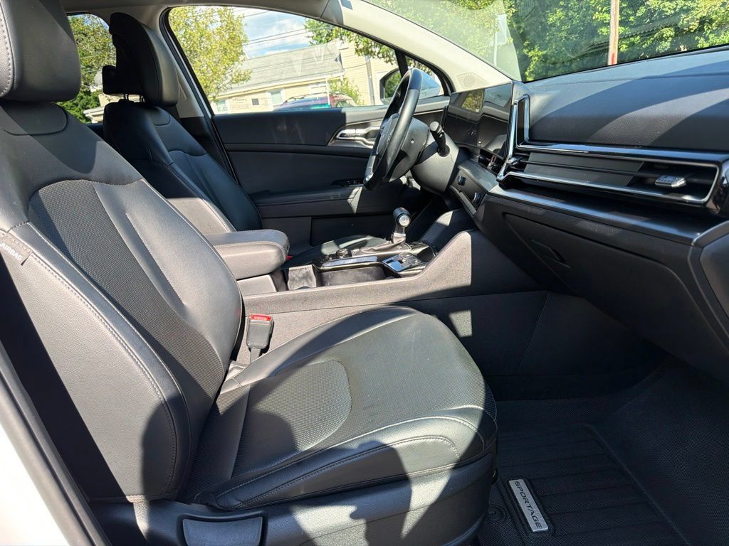 Certified 2024 Kia Sportage EX AWD/4WD image 31