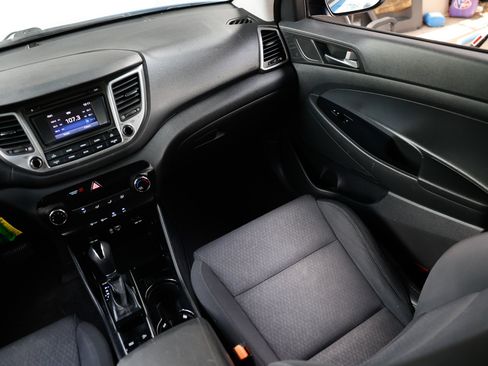 Used 2017 Hyundai Tucson SE w/ SE Popular Package 02 AWD/4WD image 25
