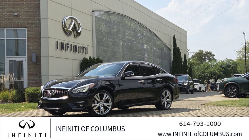 Used 2017 INFINITI Q70 3.7 w/ Sport Package AWD/4WD image 1