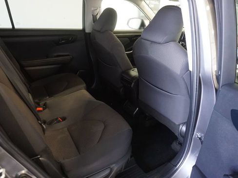 Certified 2024 Toyota Highlander LE FWD image 22