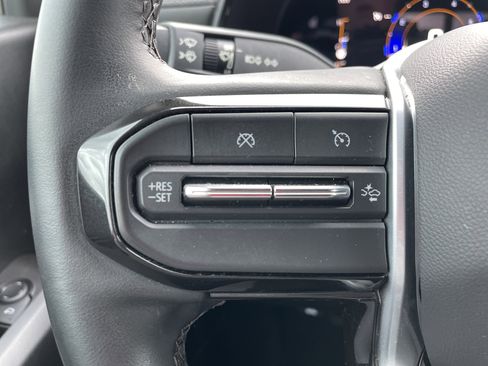 Used 2023 Chevrolet Colorado LT w/ LT Convenience Package II image 32