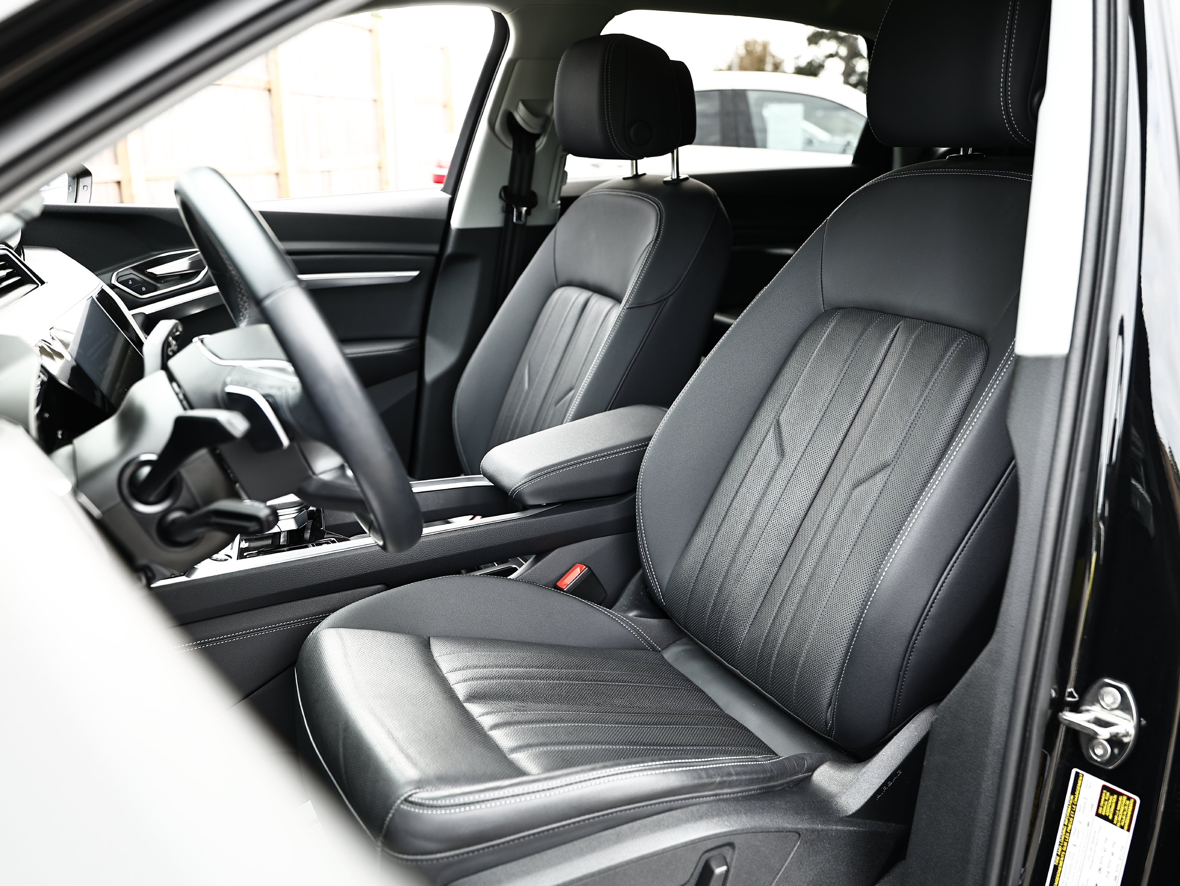 Used 2024 Audi Q8 e-tron Premium Plus w/ Premium Plus Package AWD/4WD image 21