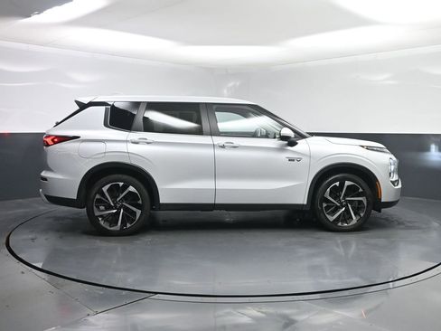 Used 2024 Mitsubishi Outlander SE image 26