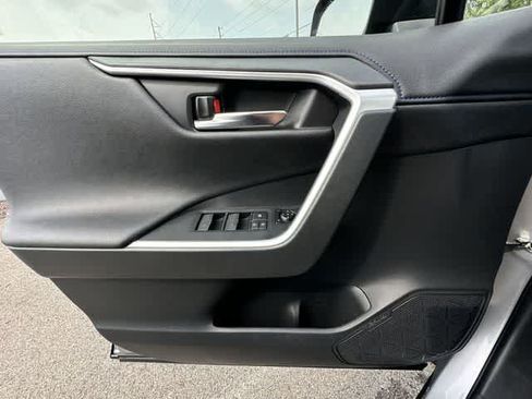 Used 2025 Toyota RAV4 XSE w/ Weather Package AWD/4WD image 16
