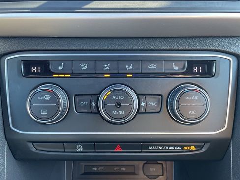 Used 2021 Volkswagen Atlas Cross Sport SE image 20