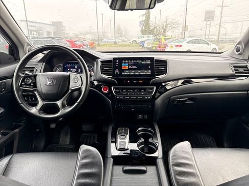 Used 2022 Honda Pilot Touring image 13