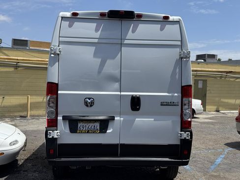 Used 2025 RAM ProMaster 2500 w/ Convenience Group FWD image 22