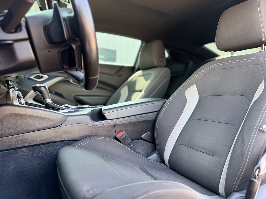 Used 2019 Chevrolet Camaro LT RWD image 8