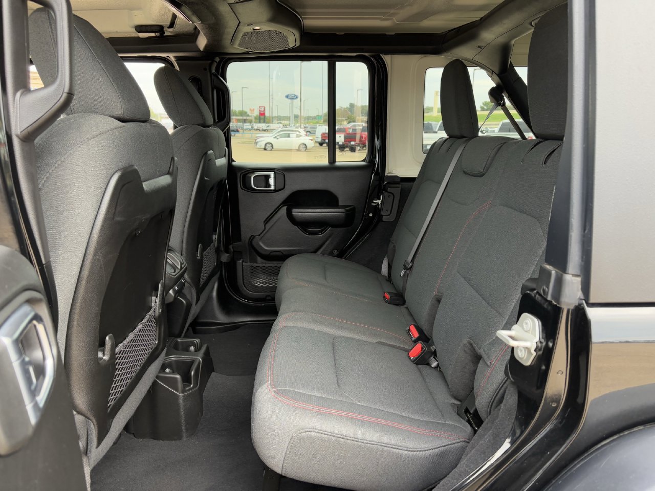 Used 2024 Jeep Wrangler Unlimited Rubicon AWD/4WD image 30