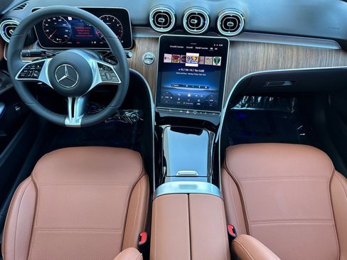 Used 2025 Mercedes-Benz C 300 4MATIC Sedan image 30