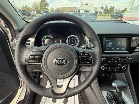 Used 2018 Kia Niro LX image 12