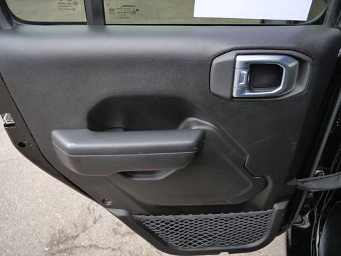 Used 2021 Jeep Gladiator Sport AWD/4WD image 26