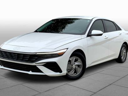 Certified 2025 Hyundai Elantra SE