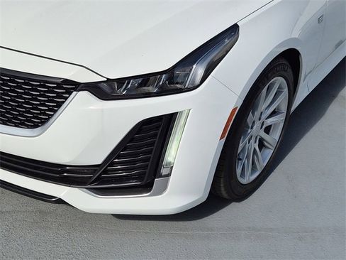 Certified 2022 Cadillac CT5 Luxury image 10