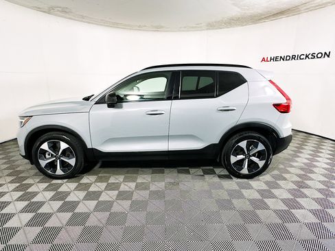 Used 2024 Volvo XC40 B5 Plus w/ Climate Package image 6