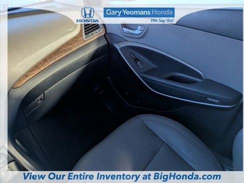 Used 2018 Hyundai Santa Fe Limited image 17