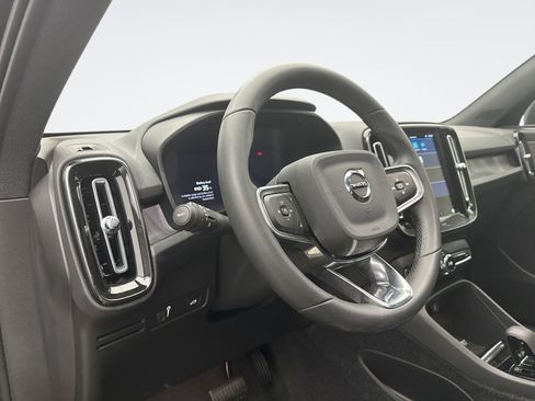 Used 2022 Volvo C40 P8 Recharge Ultimate image 7