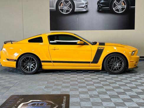 Used 2013 Ford Mustang Boss 302 w/ Boss 302 Accessory Pkg RWD image 3