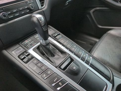 Used 2017 Porsche Macan w/ Premium Package Plus AWD/4WD image 27